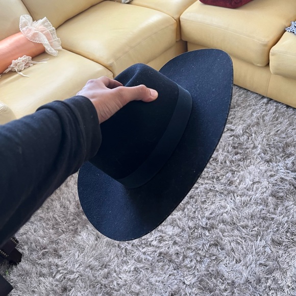 Hat :) - Picture 2 of 2